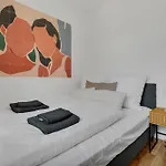 Tiny - Innenstadt - Balkon - Smart Tv